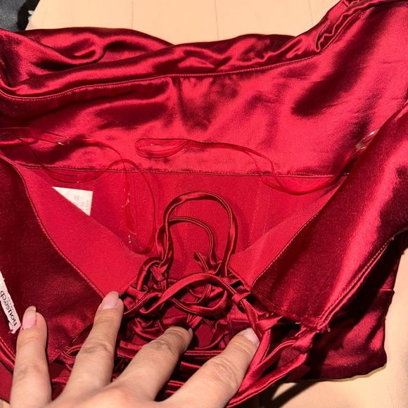 House of CB 'Una' Ruby Lace-Back Corset Satin Top Small - Picture 12 of 15